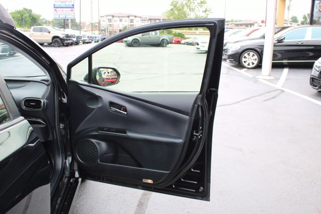 Vehicle image 29 of 41