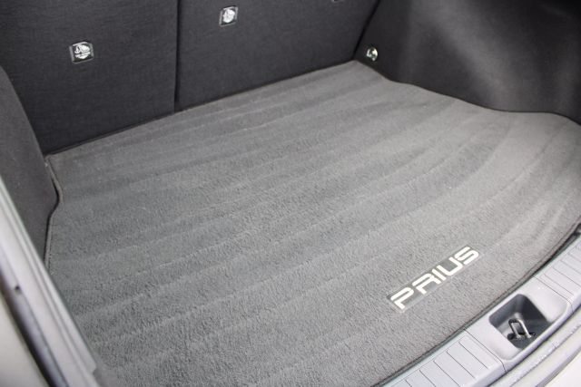 Vehicle image 33 of 41