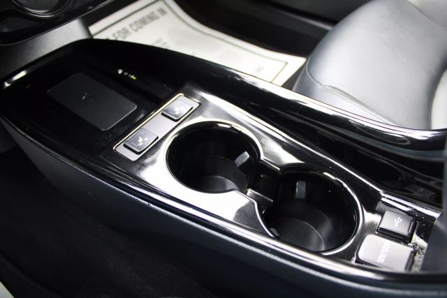 Vehicle image 20 of 41