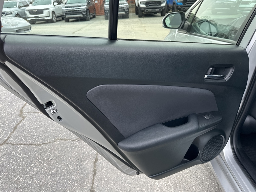 Vehicle image 24 of 36