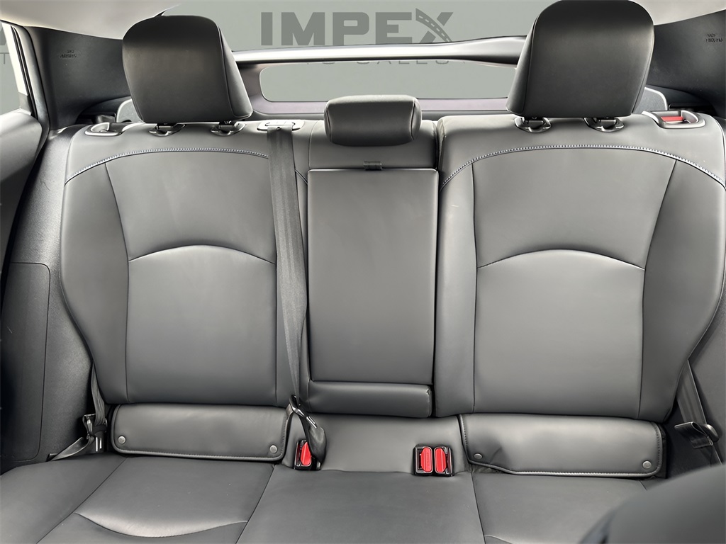 Vehicle image 14 of 36