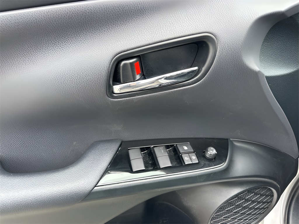 Vehicle image 22 of 36
