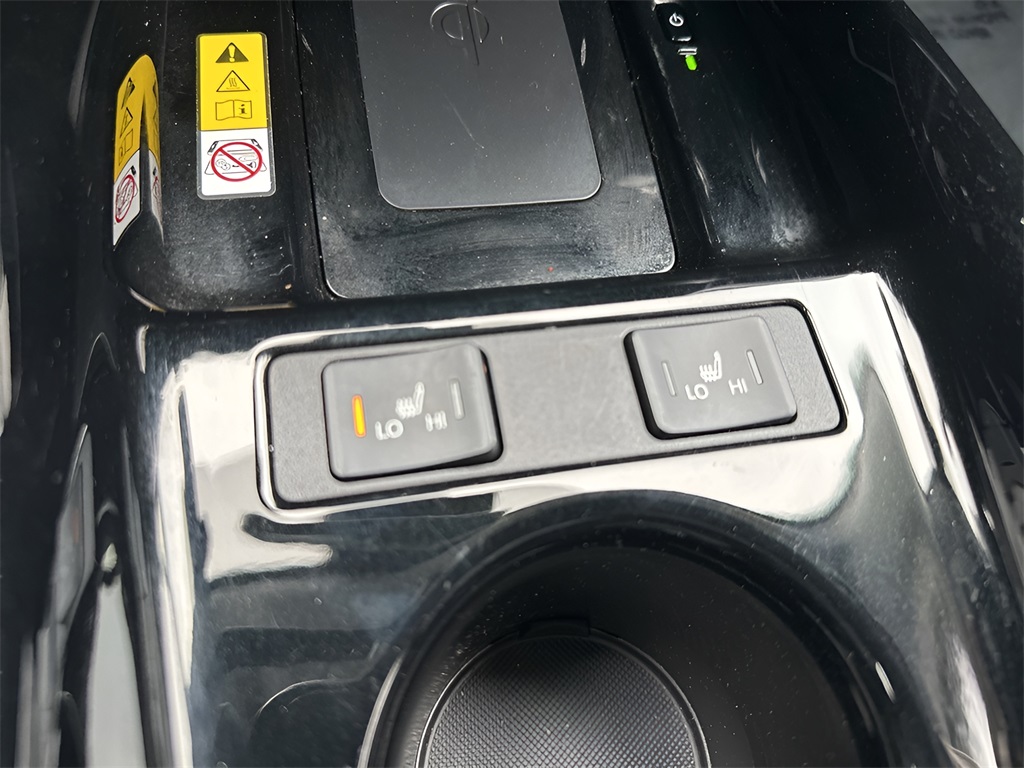 Vehicle image 34 of 36