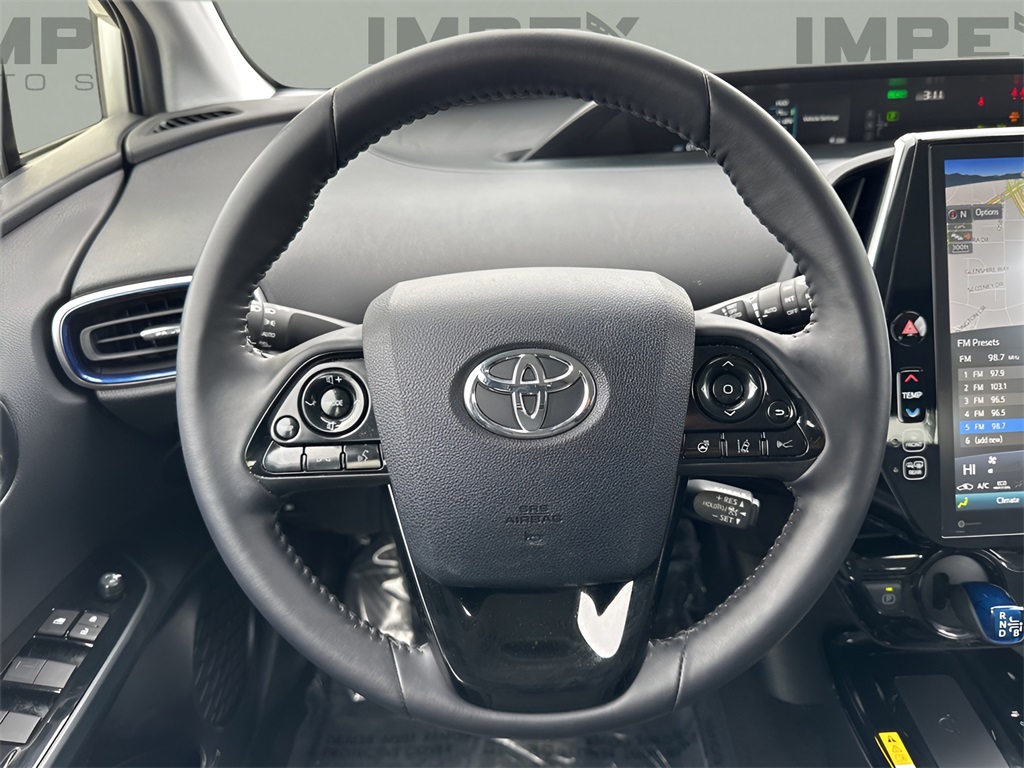 Vehicle image 28 of 36