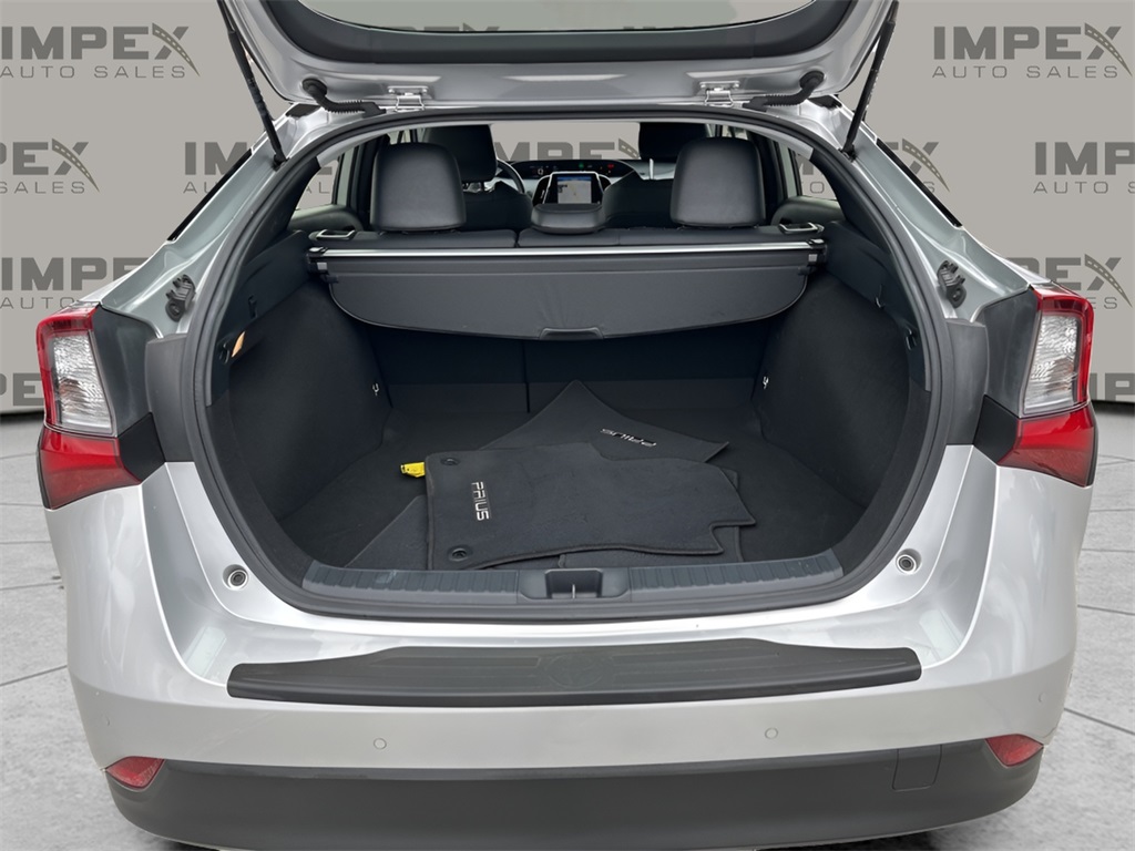Vehicle image 13 of 36