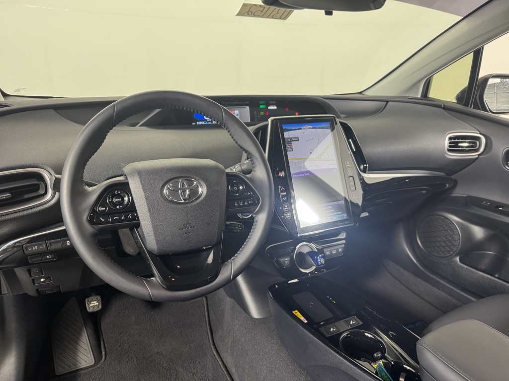 Vehicle image 27 of 30