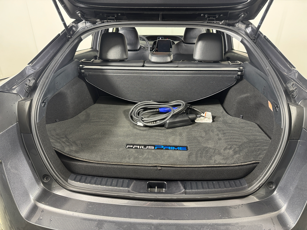 Vehicle image 12 of 30