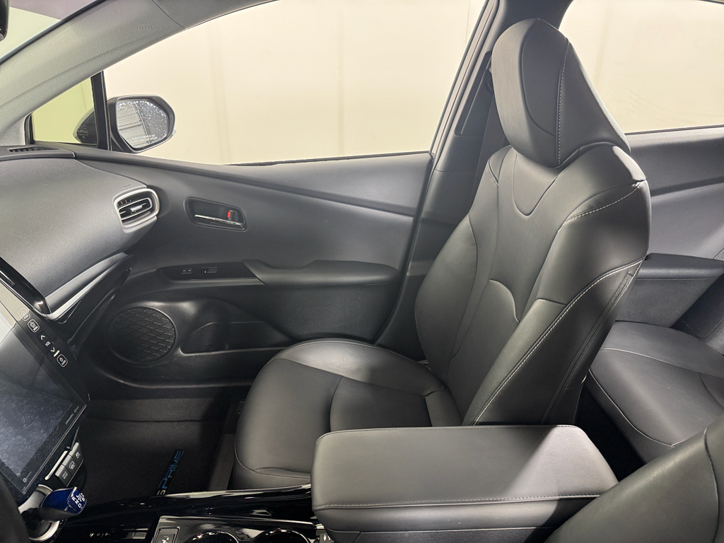 Vehicle image 14 of 30