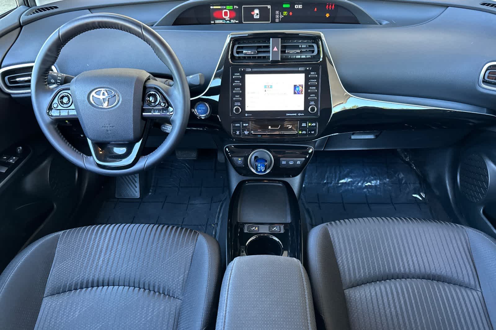 Vehicle image 10 of 30