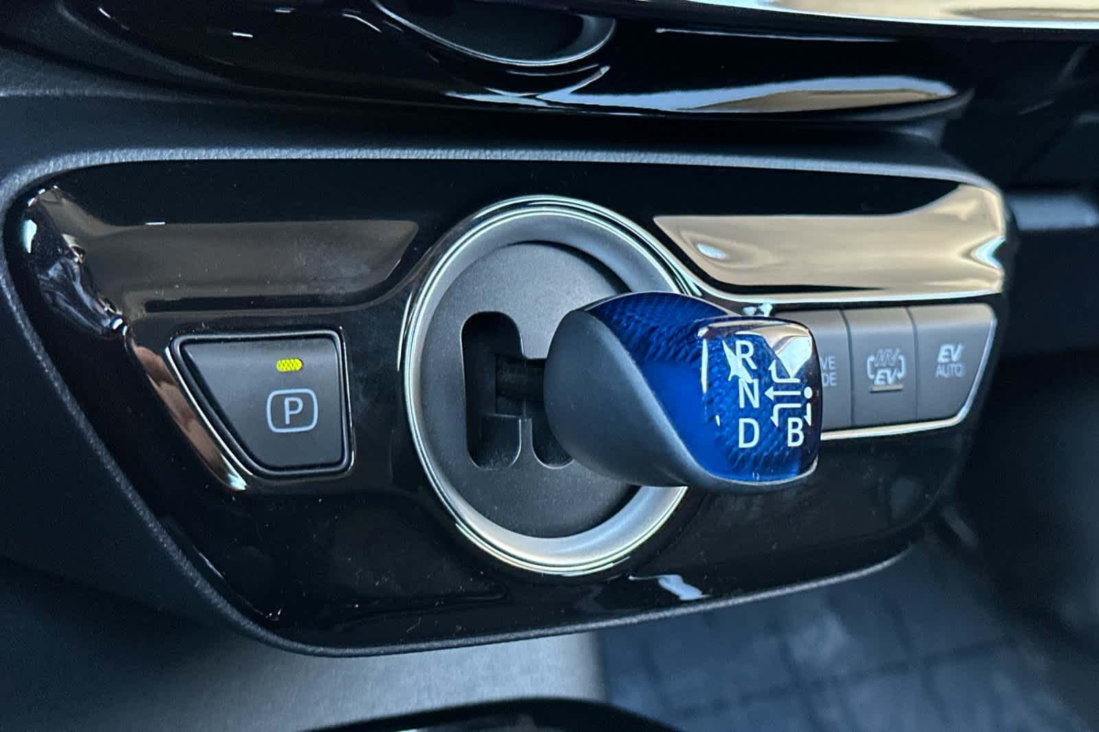 Vehicle image 22 of 30