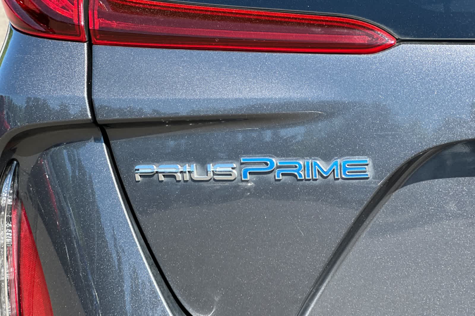 Vehicle image 28 of 30