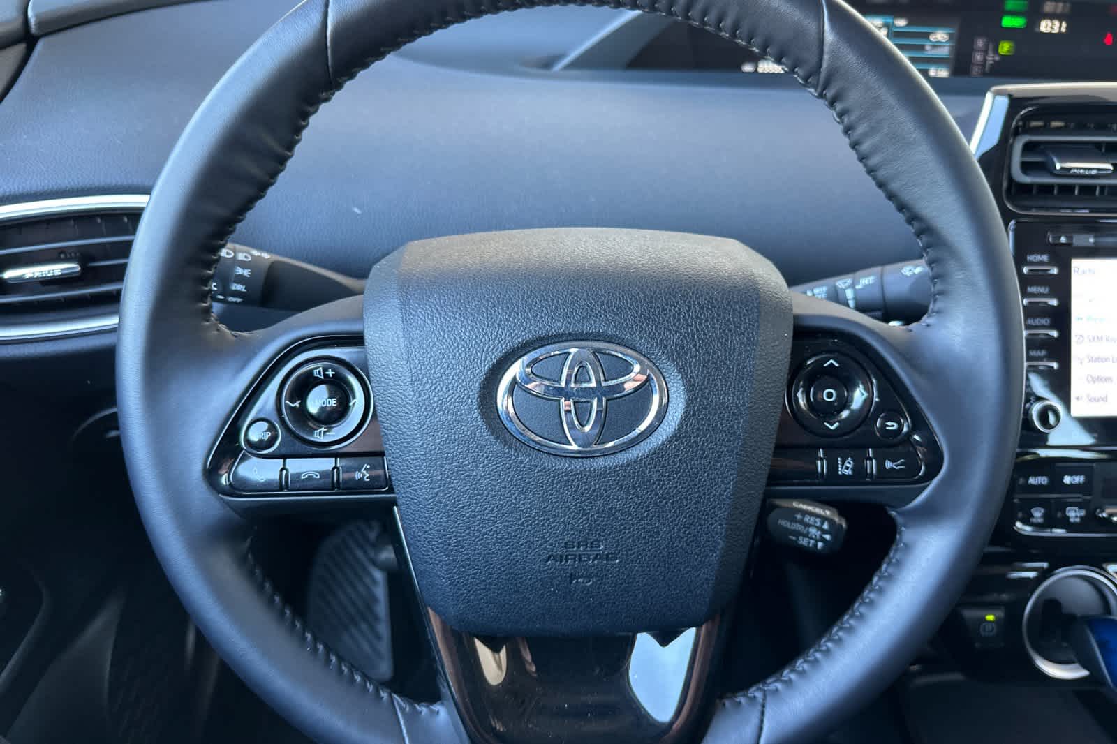 Vehicle image 24 of 30