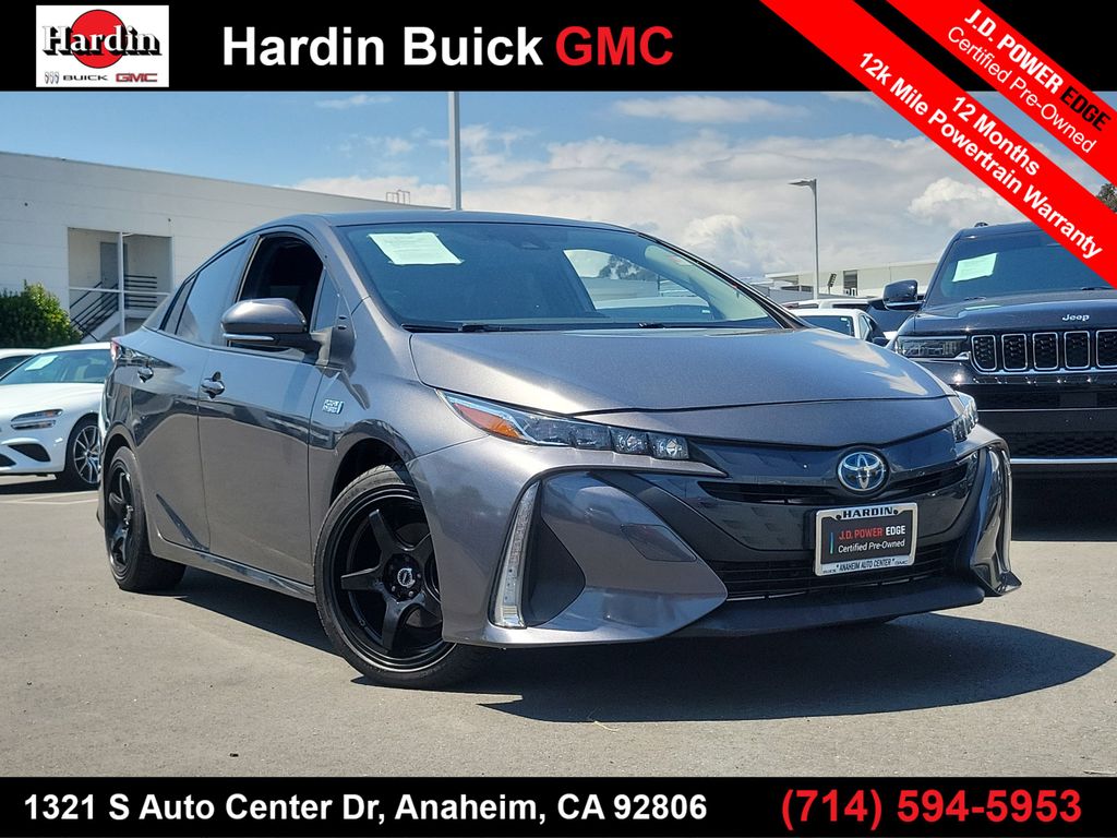 2021 Toyota Prius Prime XLE Image 2 of 29