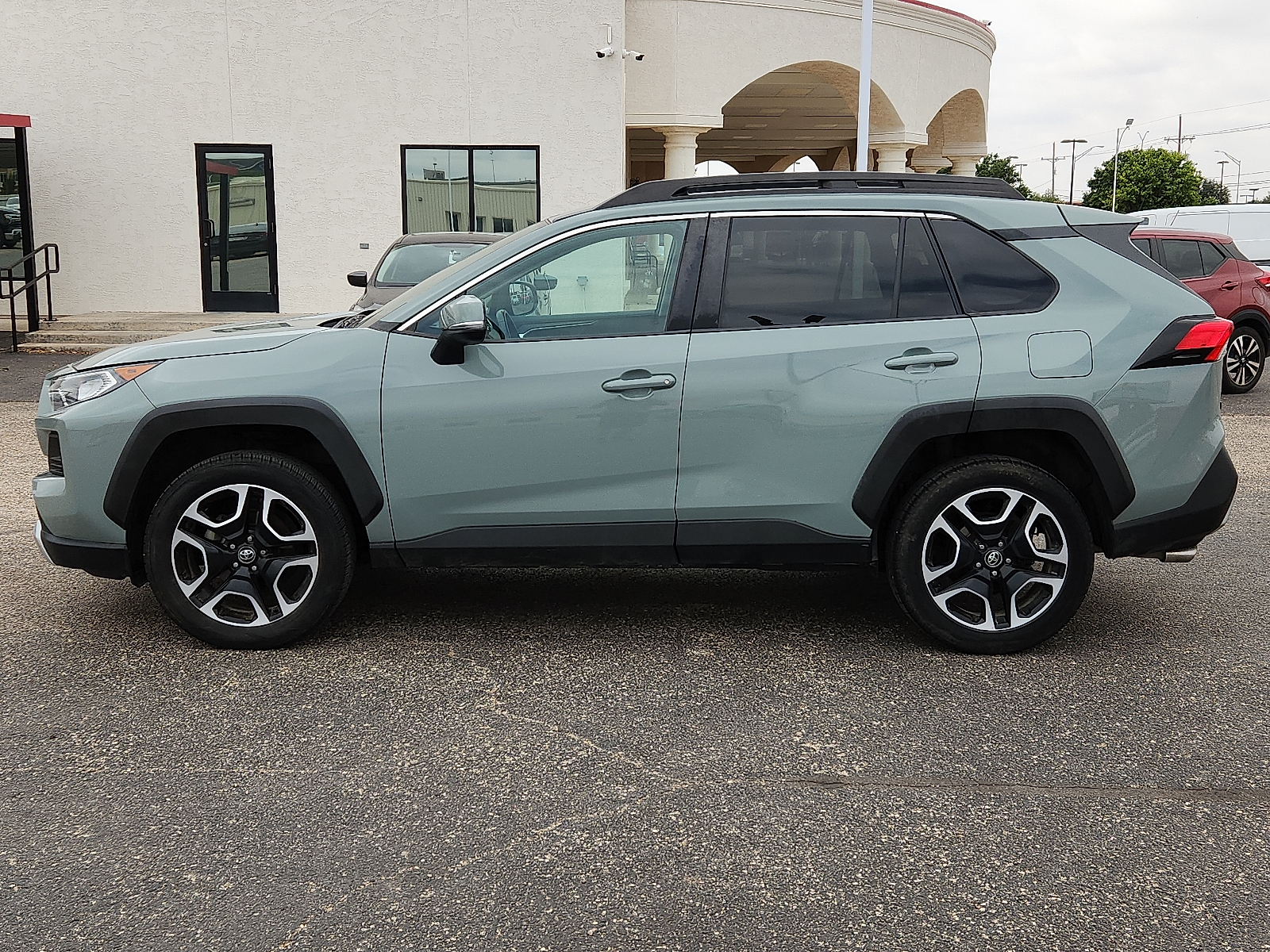 Vehicle image 5 of 16
