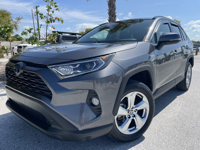 2021 Toyota RAV4 Hybrid XLE Premium Image 2 of 34