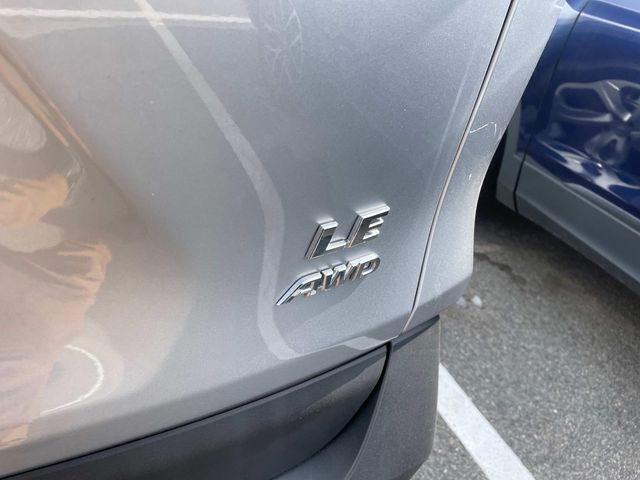 Vehicle image 8 of 33