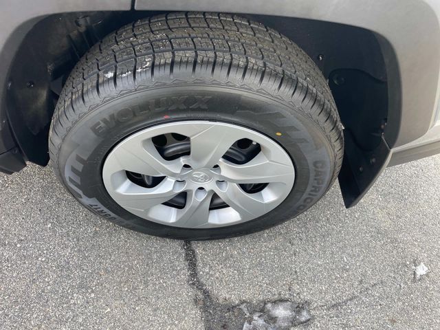 Vehicle image 13 of 33