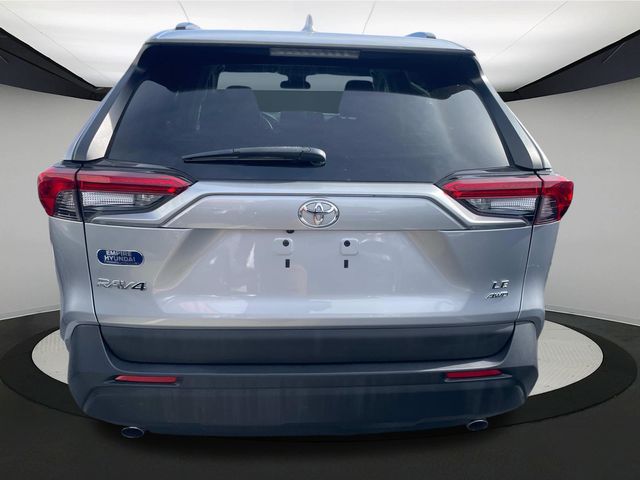 Vehicle image 5 of 33