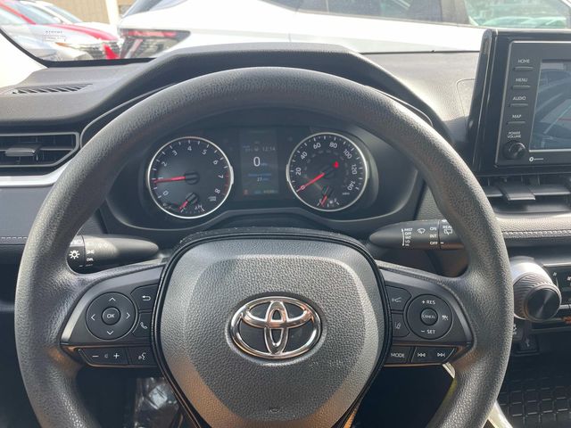 Vehicle image 27 of 33