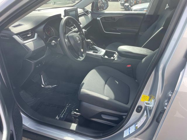 Vehicle image 18 of 33