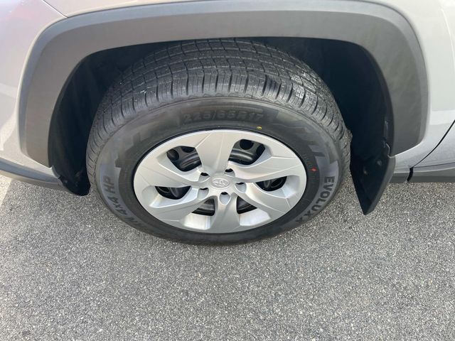 Vehicle image 12 of 33