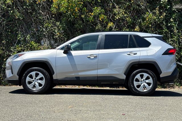 Vehicle image 9 of 44