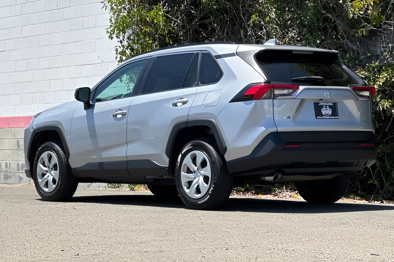 Vehicle image 43 of 44