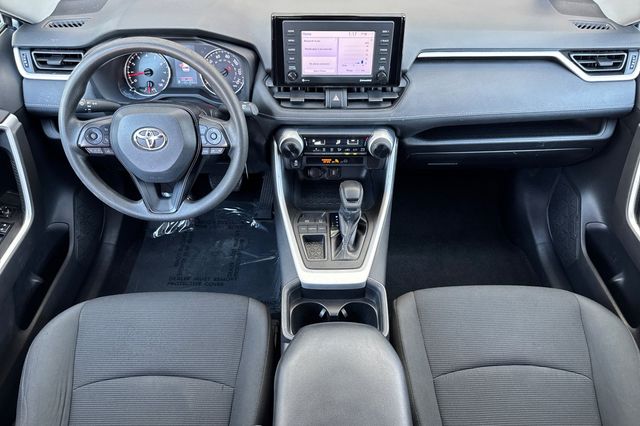 Vehicle image 17 of 44