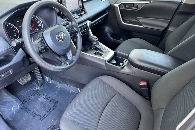 Vehicle image 12 of 44