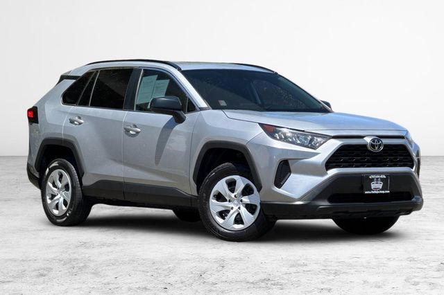 Vehicle image 4 of 44