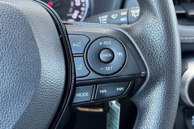 Vehicle image 29 of 44