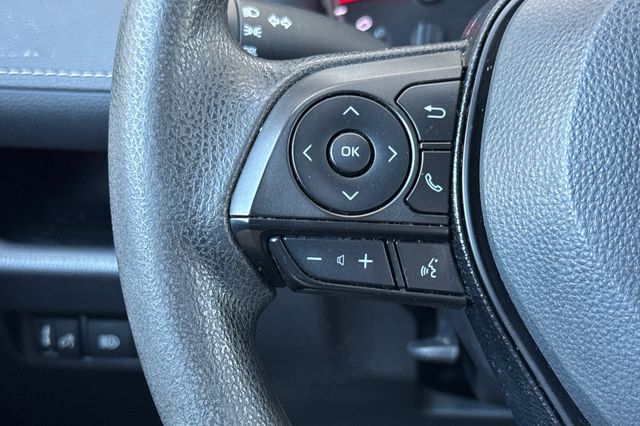 Vehicle image 28 of 44