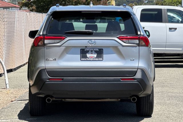 Vehicle image 7 of 44