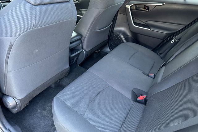 Vehicle image 15 of 44