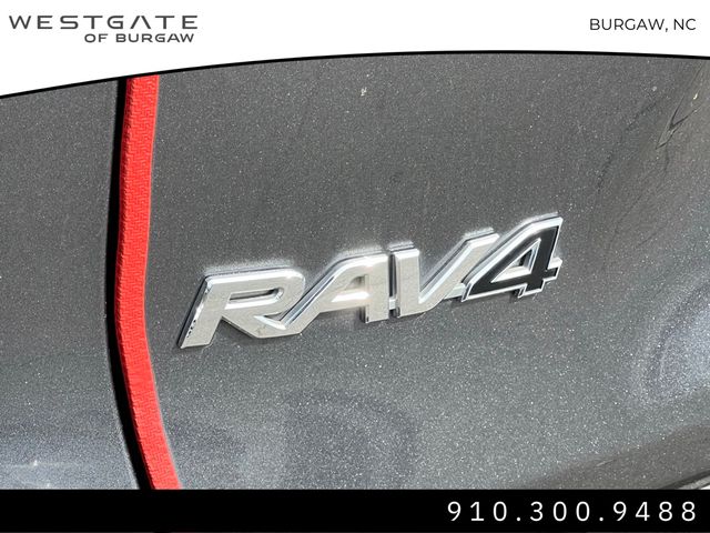 Vehicle image 33 of 35