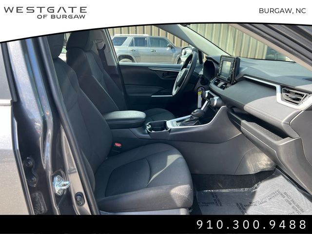 Vehicle image 10 of 35