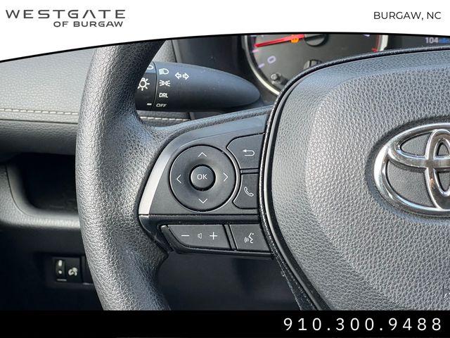 Vehicle image 21 of 35