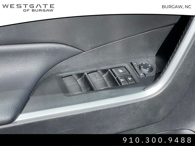 Vehicle image 12 of 35
