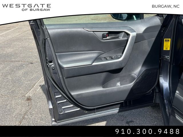 Vehicle image 11 of 35