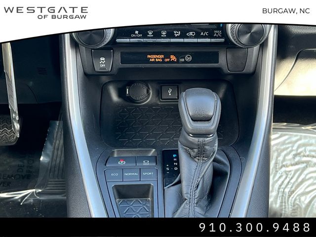 Vehicle image 19 of 35