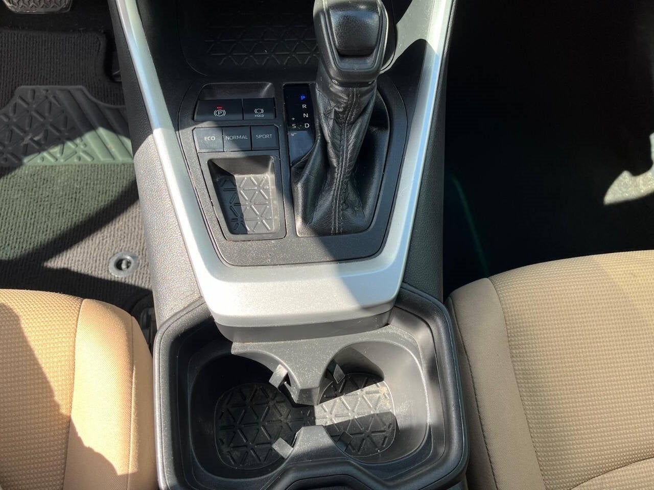 Vehicle image 28 of 47