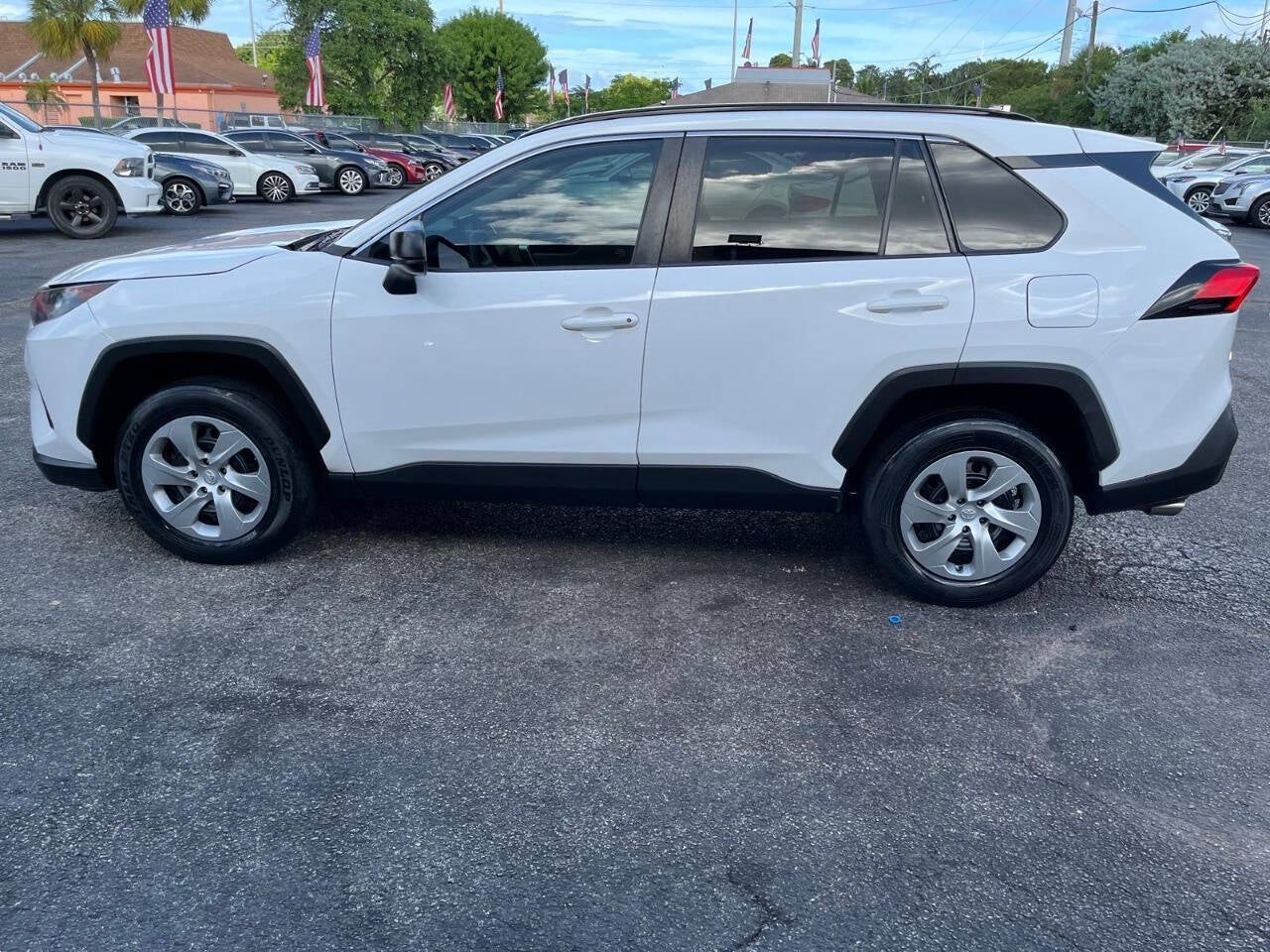 Vehicle image 14 of 47