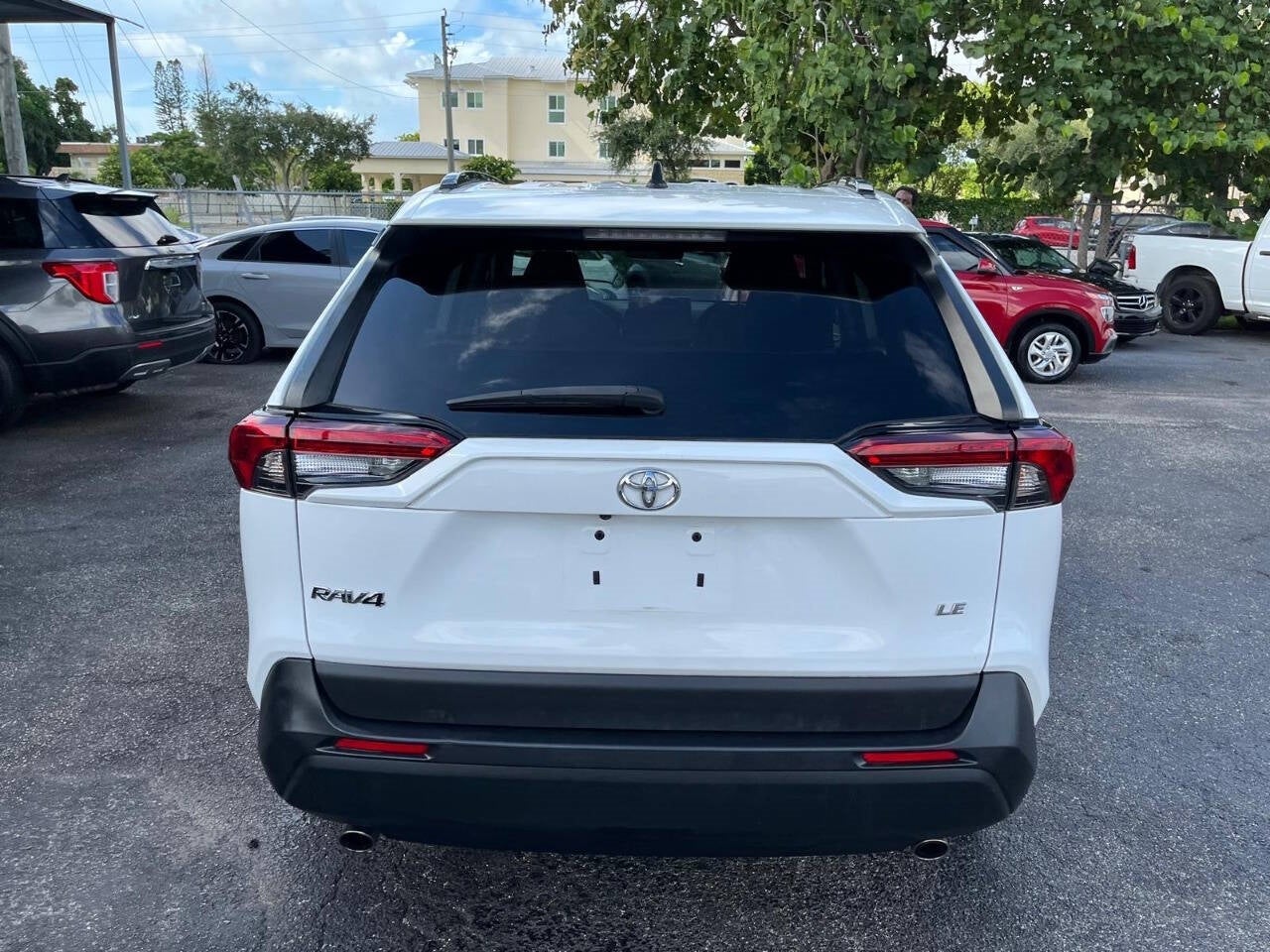 Vehicle image 11 of 47