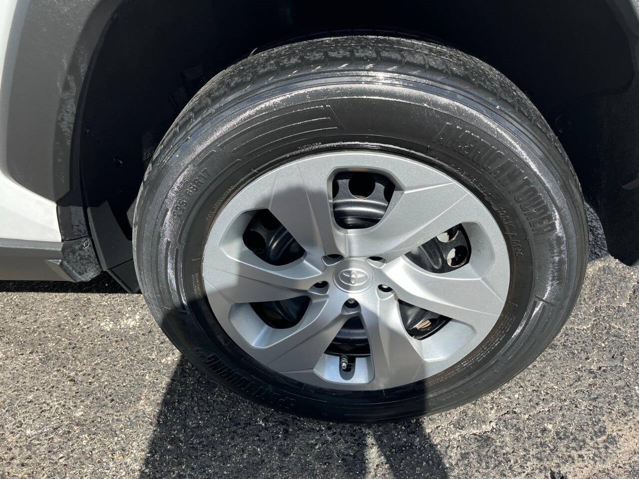 Vehicle image 17 of 47