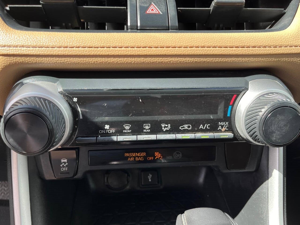 Vehicle image 35 of 47
