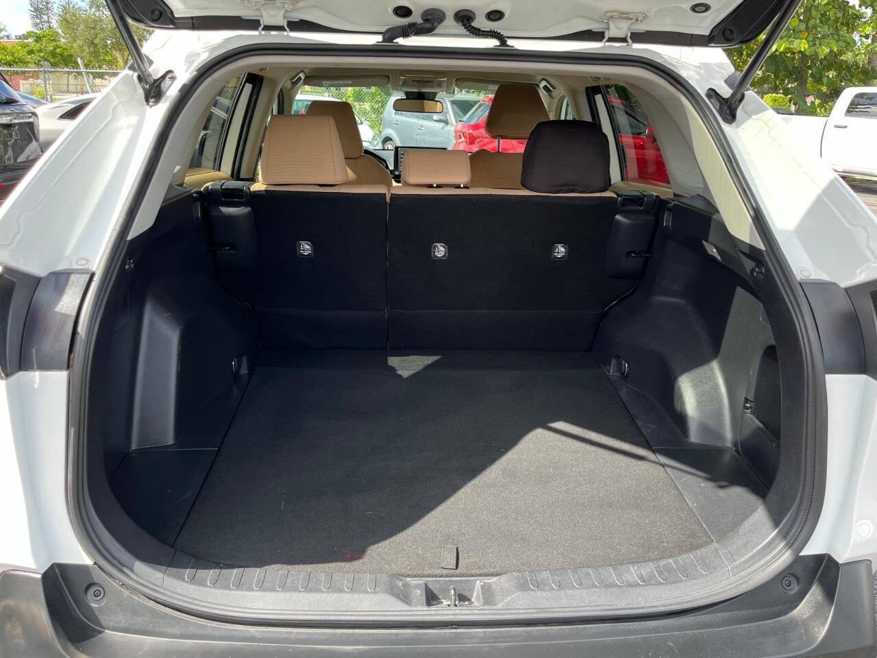 Vehicle image 20 of 47
