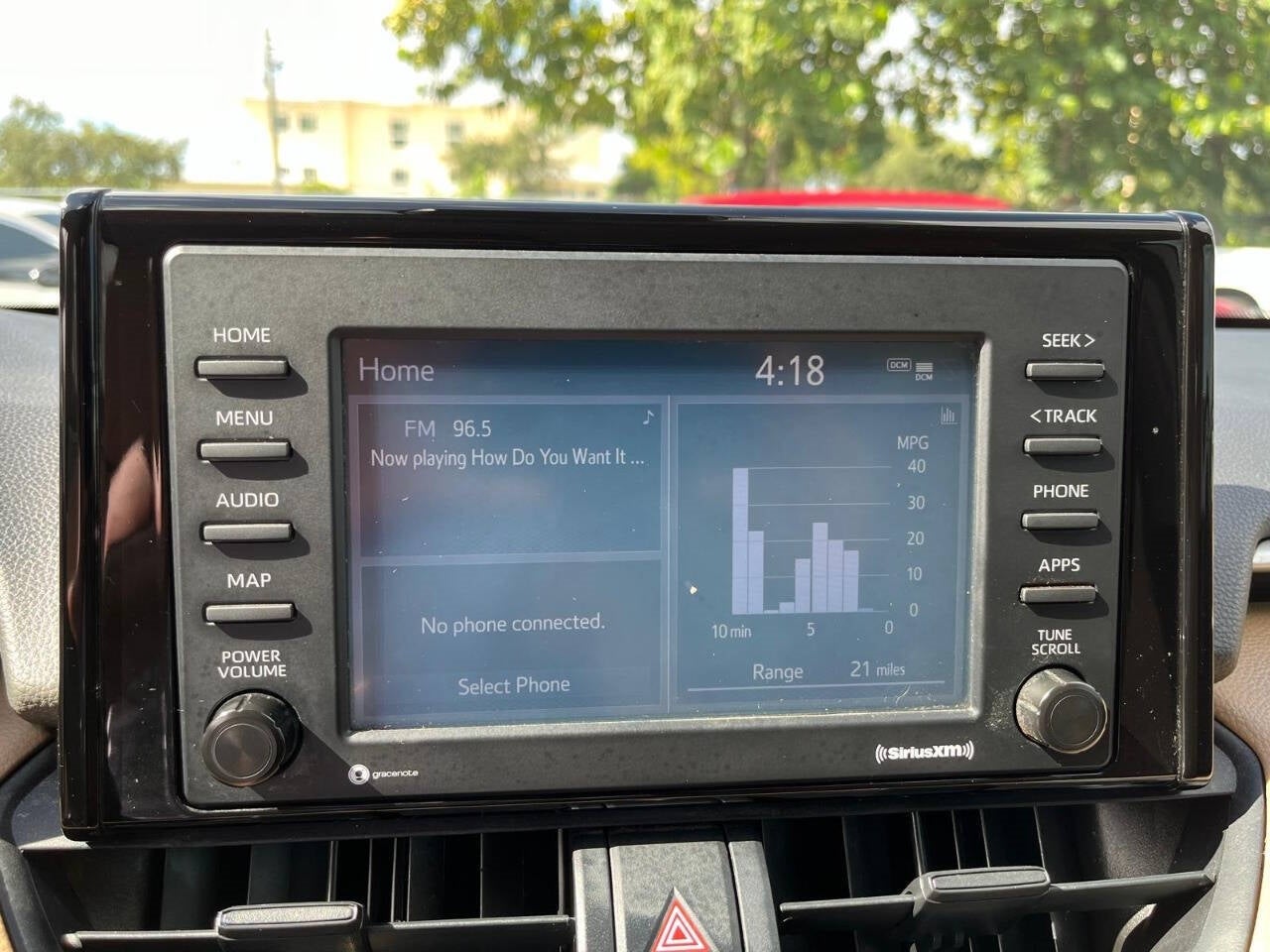 Vehicle image 27 of 47