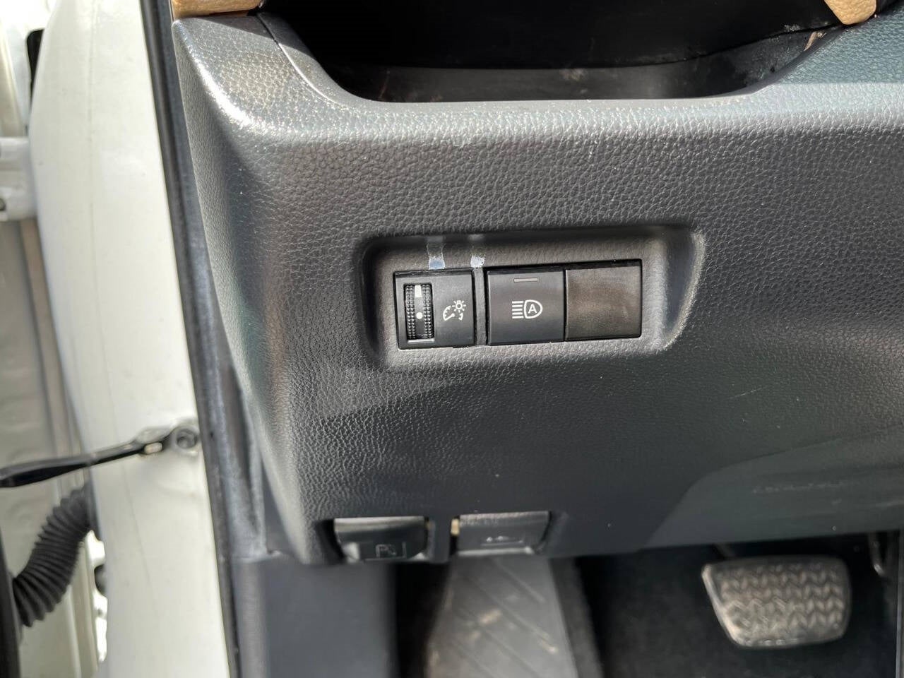 Vehicle image 33 of 47