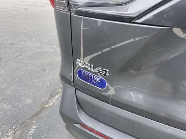 Vehicle image 9 of 33
