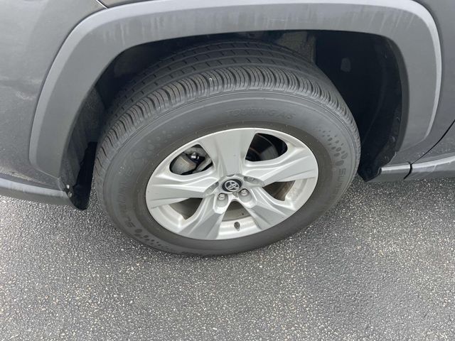 Vehicle image 12 of 33